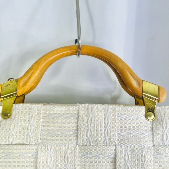VINTAGE WHITE CREAM WOVEN BAG SUMMER WOODEN  HANDLE HANDBAG MADE IN ITALY - Picture 7 of 14